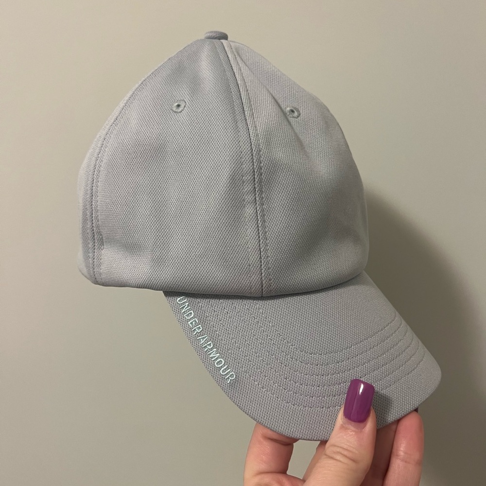 Under Armour Light Gray Baseball Hat with Subtle Logo
